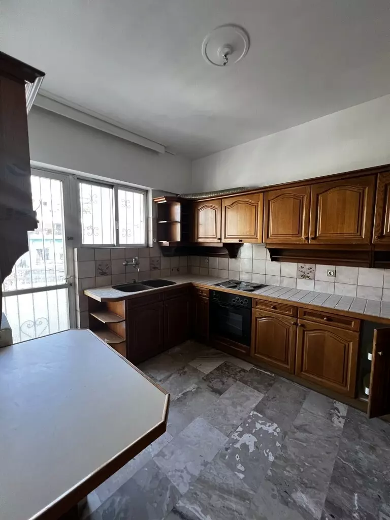 3-bedroom Flat In Zografou, Greece (141 M²)