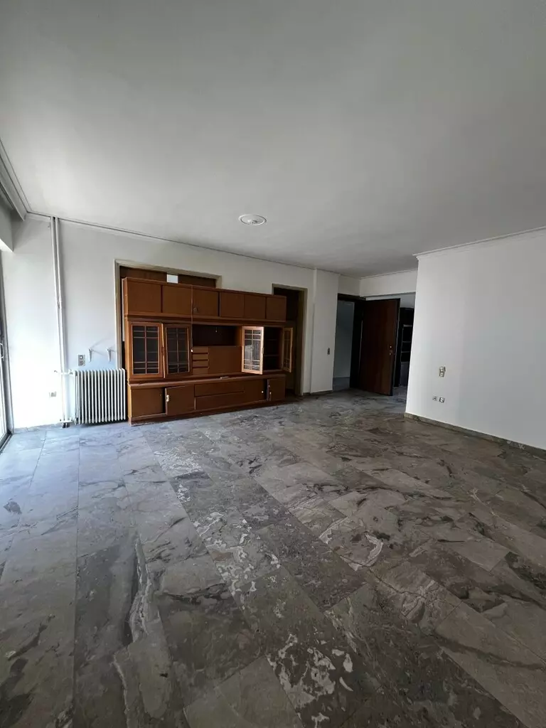 3-bedroom Flat In Zografou, Greece (141 M²)