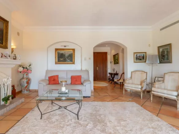 5-bedroom Villa In Elviria, Spain (298 M²)