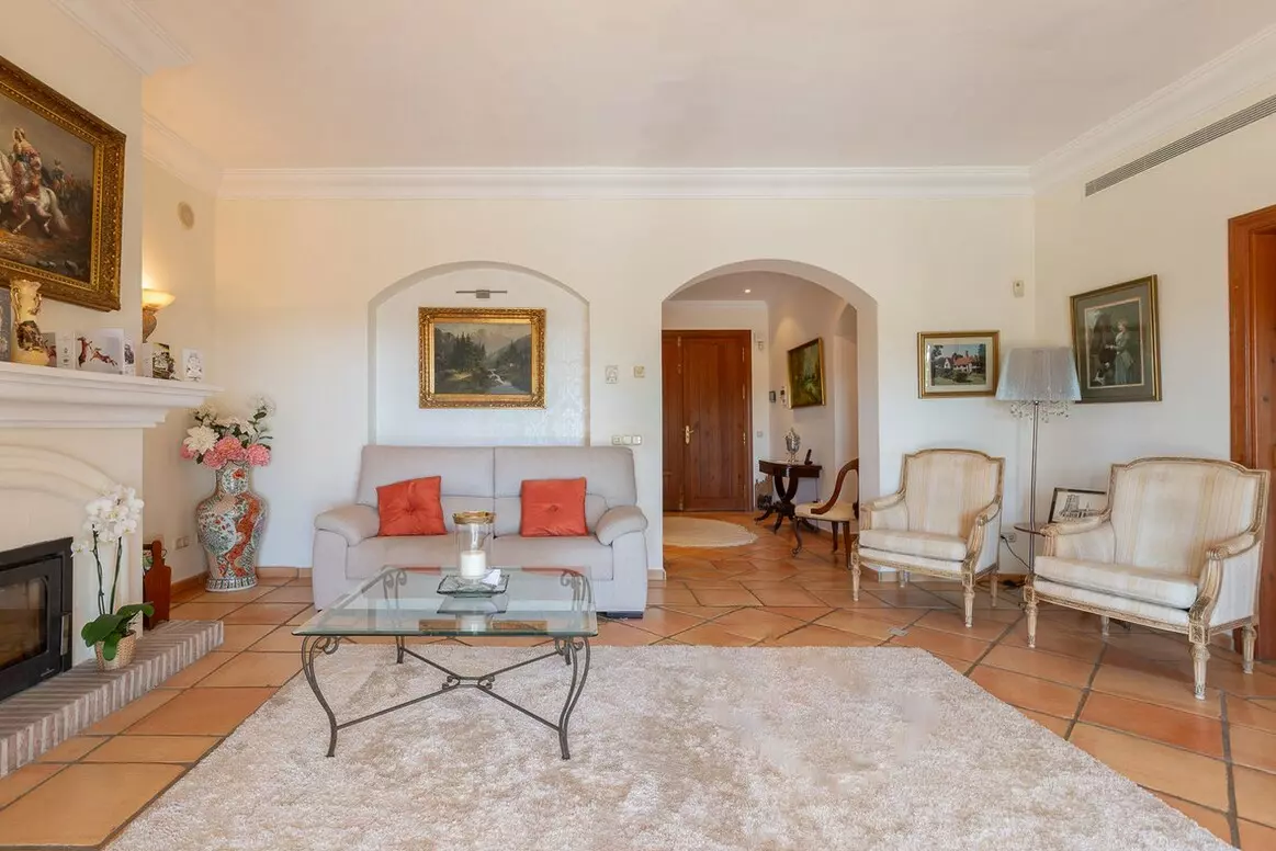 5-bedroom Villa In Elviria, Spain (298 M²)