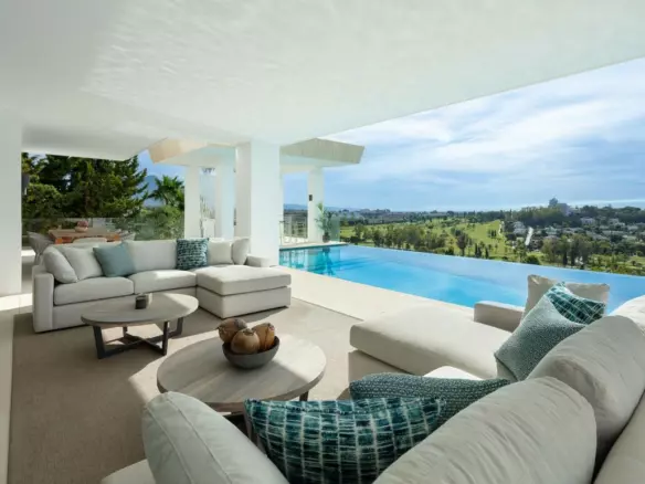 7-bedroom Villa In Estepona, Spain (1.365 M²)