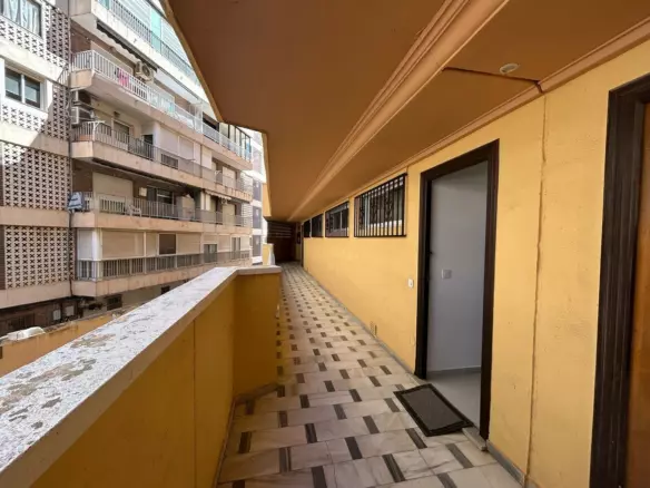 3-bedroom Apartment In Torrevieja, Spain (80 M²)