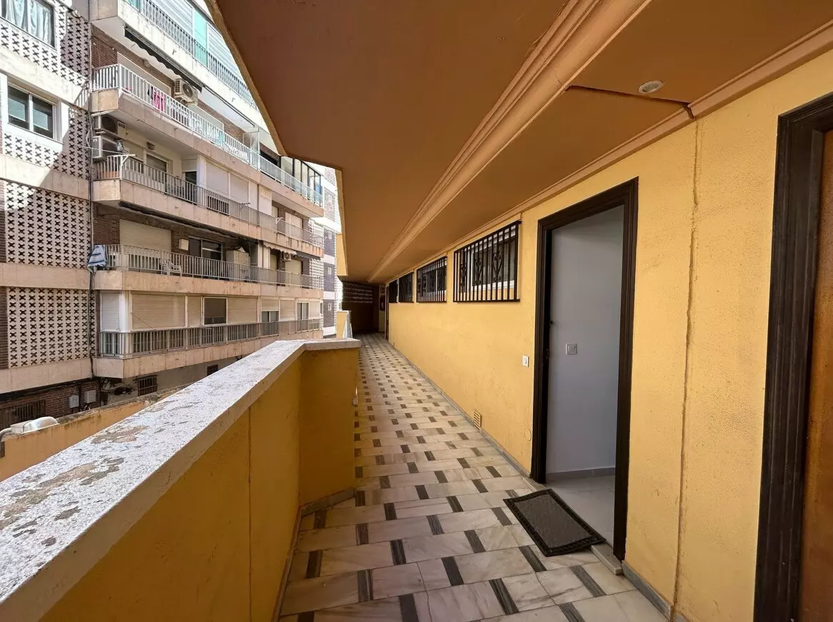 3-bedroom Apartment In Torrevieja, Spain (80 M²)