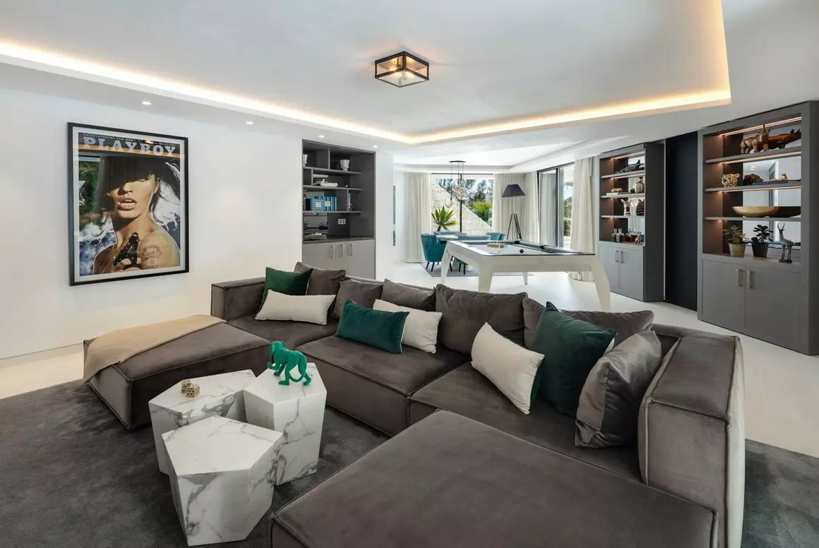 5-bedroom Villa In Benahavis, Spain (555 M²)