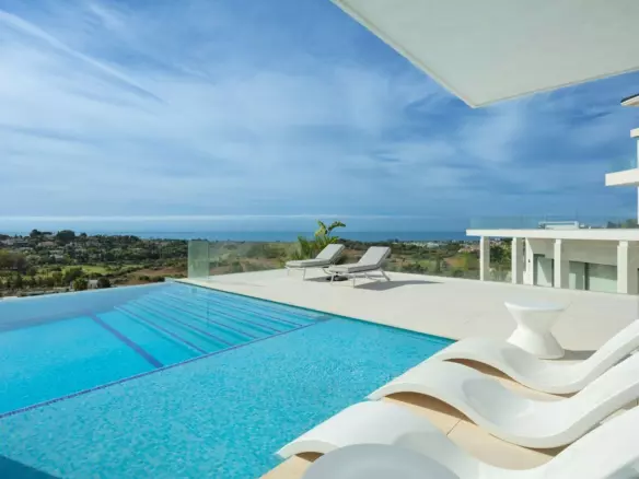 7-bedroom Villa In Estepona, Spain (1.365 M²)