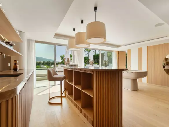 5-bedroom Villa In Marbella, Spain (421 M²)