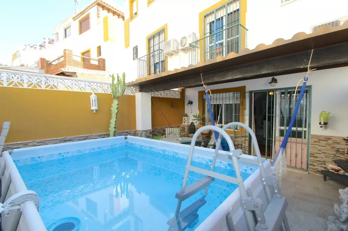 5-bedroom Townhouse In Marbella, Spain (206 M²)