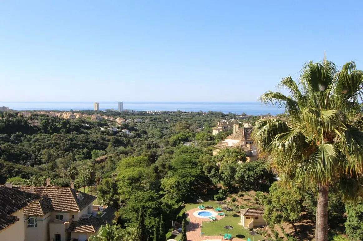 3-bedroom Penthouse In Elviria, Spain (161 M²)