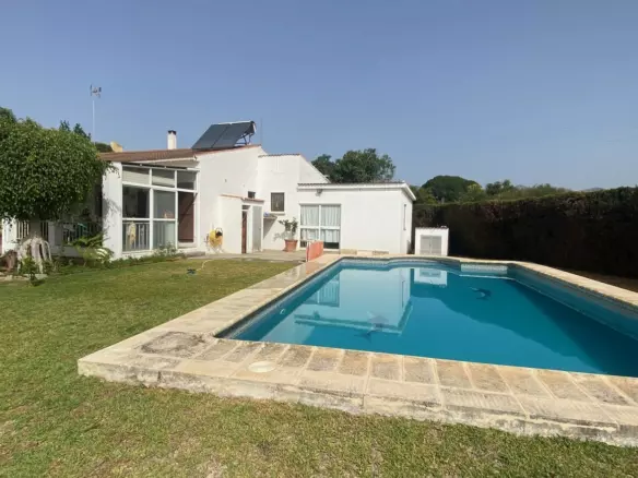 5-bedroom Villa In Estepona, Spain (139 M²)