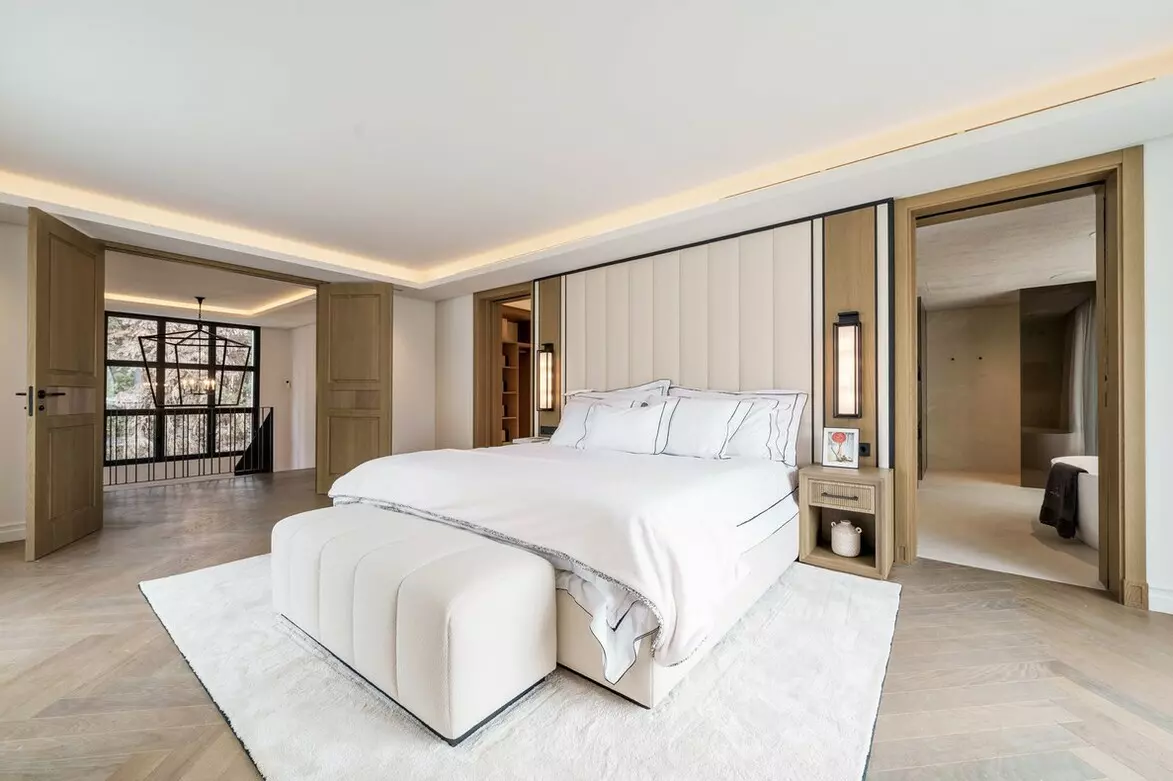 5-bedroom Villa In Marbella, Spain (983 M²)