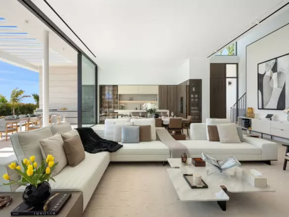 6-bedroom Villa In Benahavis, Spain (716 M²)