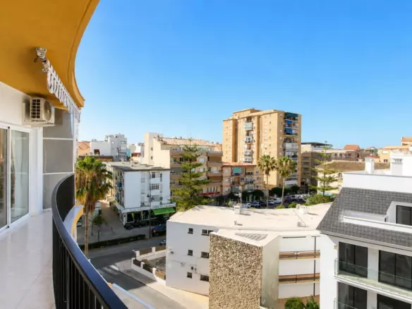 3-bedroom Apartment In Fuengirola, Spain (122 M²)