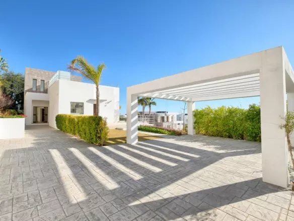 4-bedroom Villa In Benahavis, Spain (289 M²)