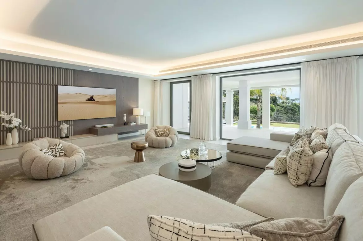 5-bedroom Villa In Benahavis, Spain (1.372 M²)