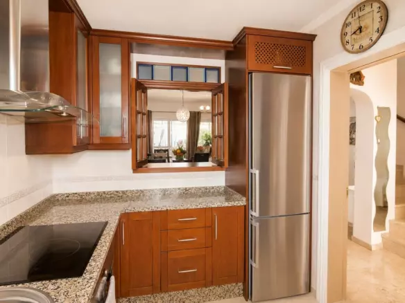 5-bedroom Townhouse In Marbella, Spain (206 M²)