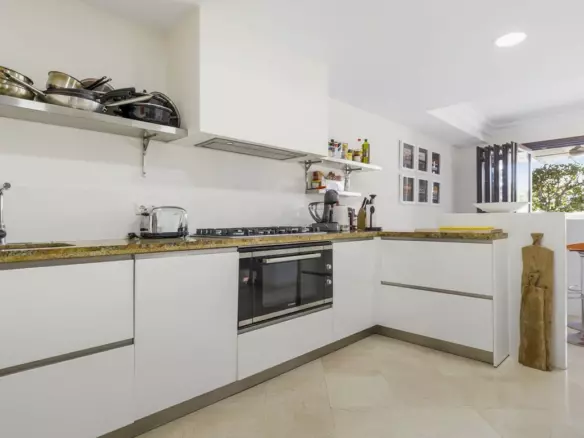 5-bedroom Townhouse In Benahavis, Spain (333 M²)