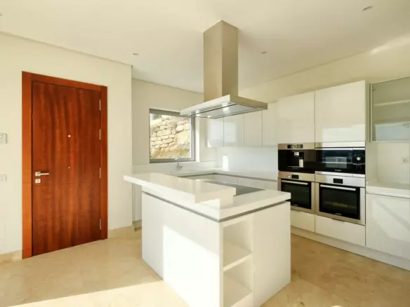 4-bedroom Villa In Benahavis, Spain (289 M²)
