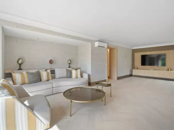 16-bedroom Villa In Estepona, Spain (1.337 M²)