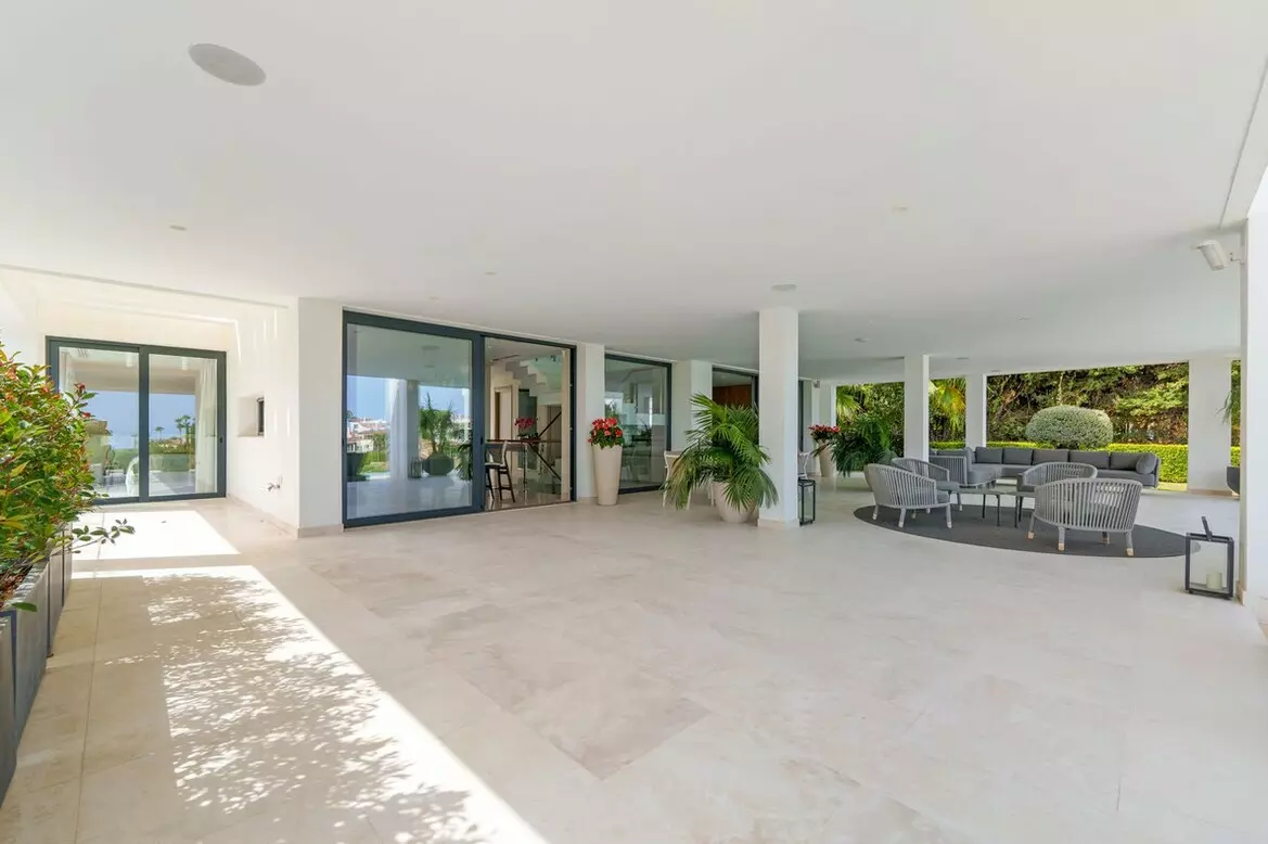 5-bedroom Villa In Marbella, Spain (473 M²)