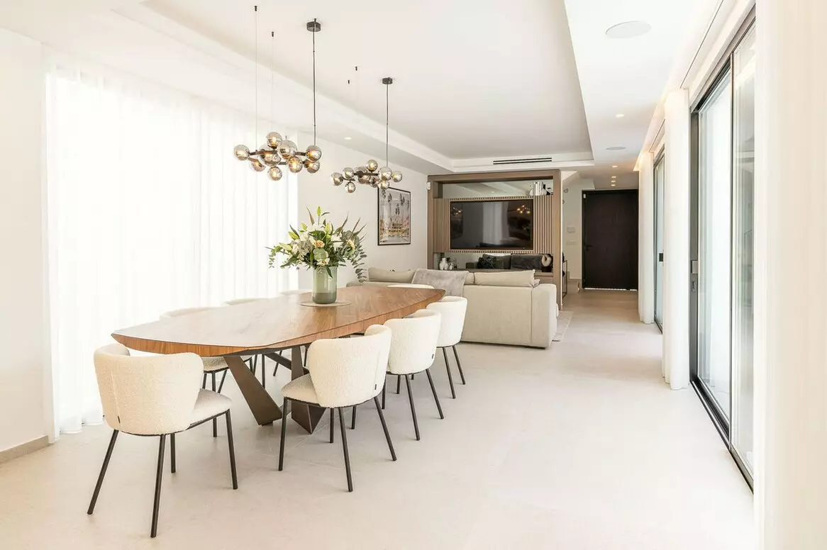 4-bedroom Villa In Marbella, Spain (360 M²)