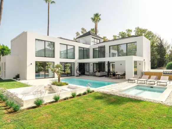 4-bedroom Villa In Marbella, Spain (360 M²)