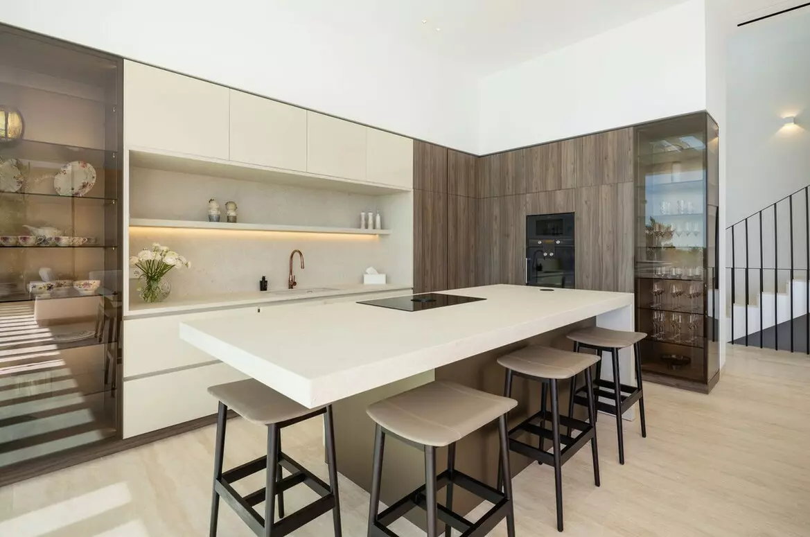6-bedroom Villa In Benahavis, Spain (716 M²)