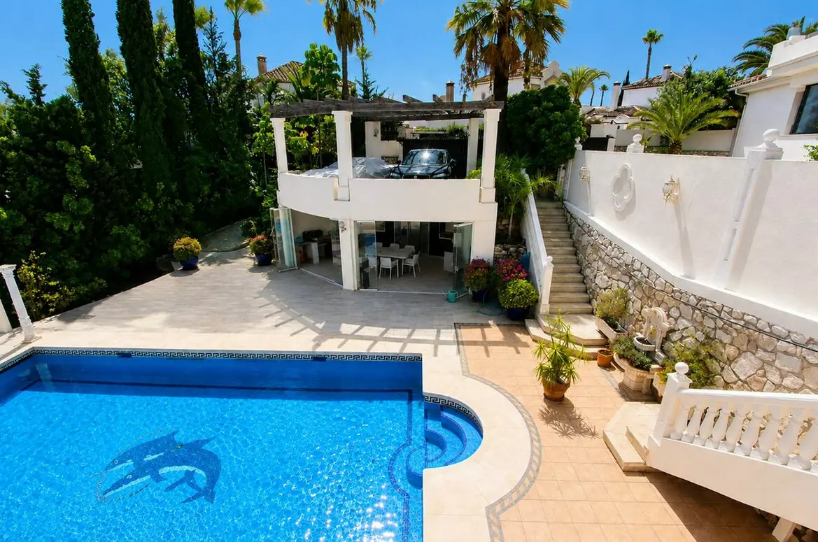 4-bedroom Villa In Elviria, Spain (213 M²)