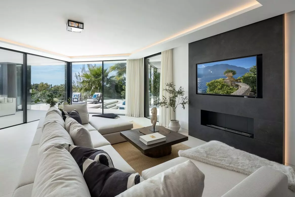 5-bedroom Villa In Benahavis, Spain (555 M²)