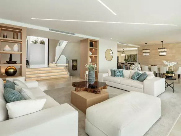 7-bedroom Villa In Estepona, Spain (1.365 M²)