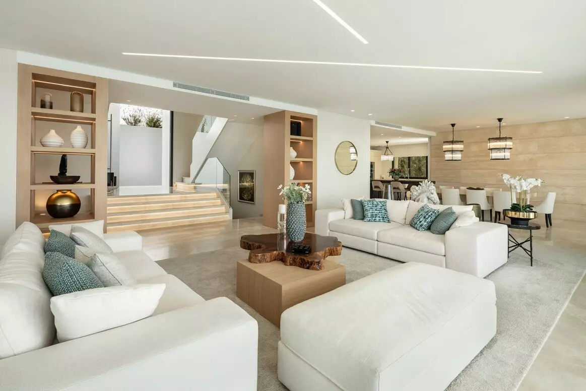 7-bedroom Villa In Estepona, Spain (1.365 M²)