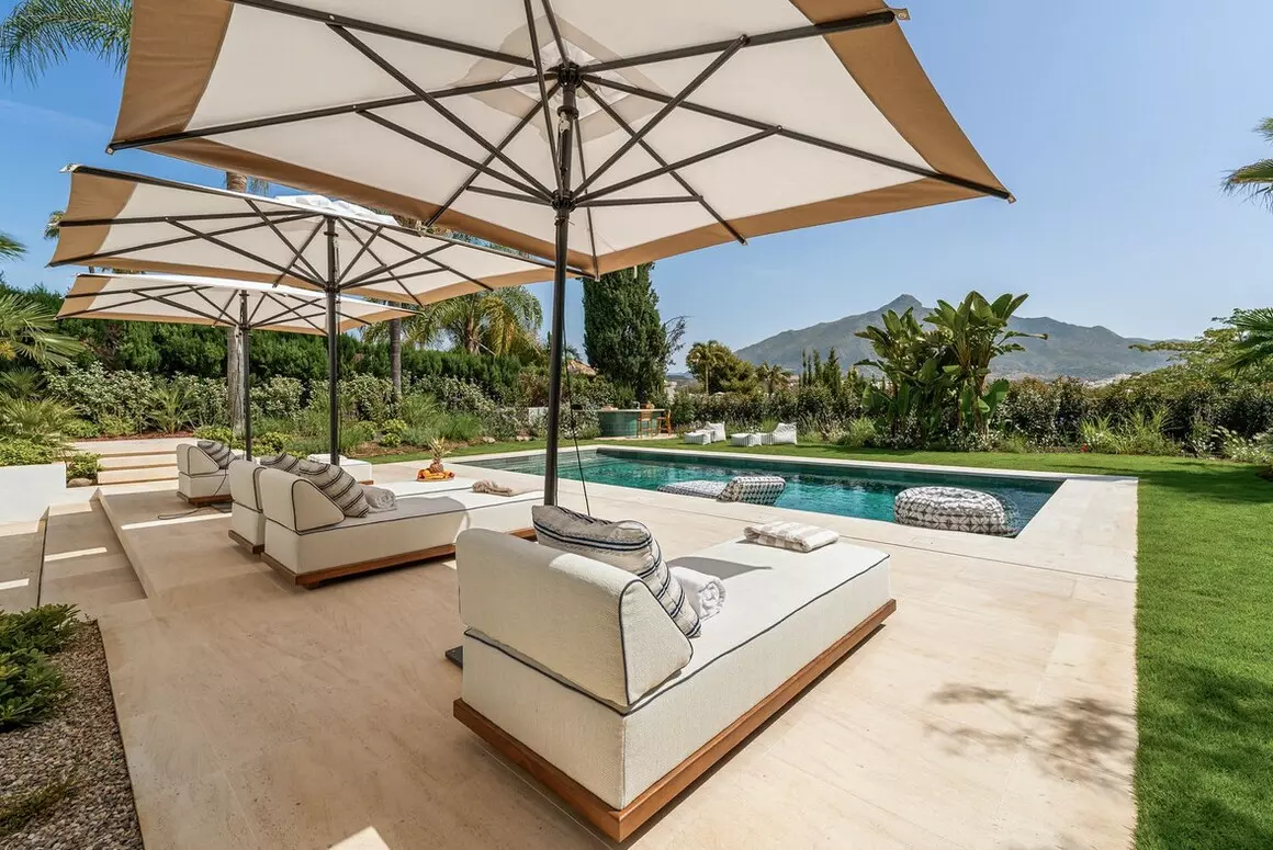 5-bedroom Villa In Marbella, Spain (421 M²)