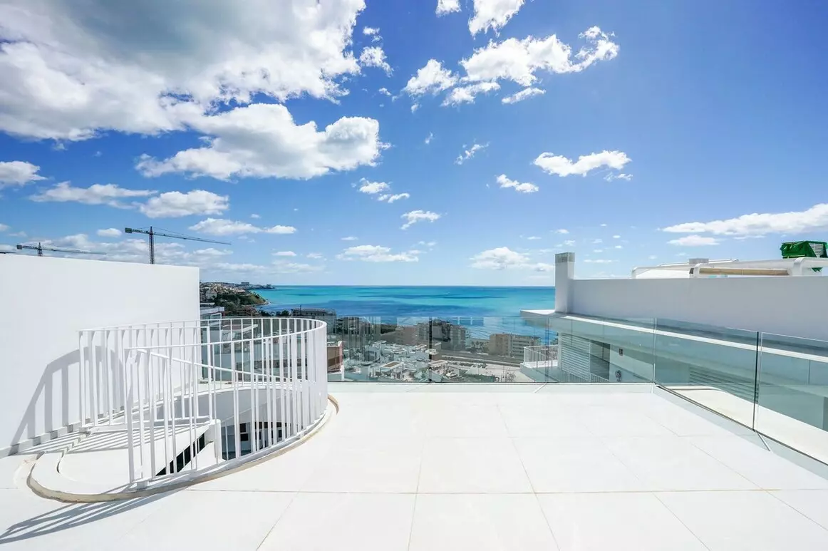 2-bedroom Penthouse In Fuengirola, Spain (84 M²)