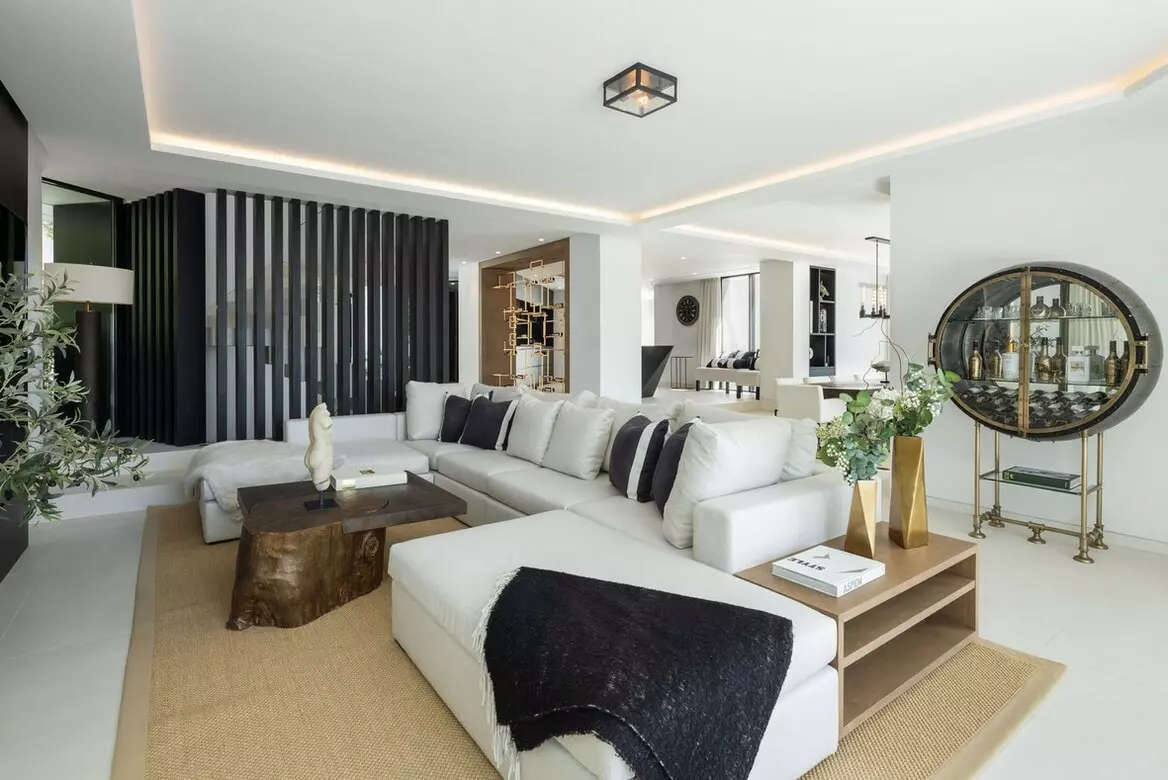 5-bedroom Villa In Benahavis, Spain (555 M²)