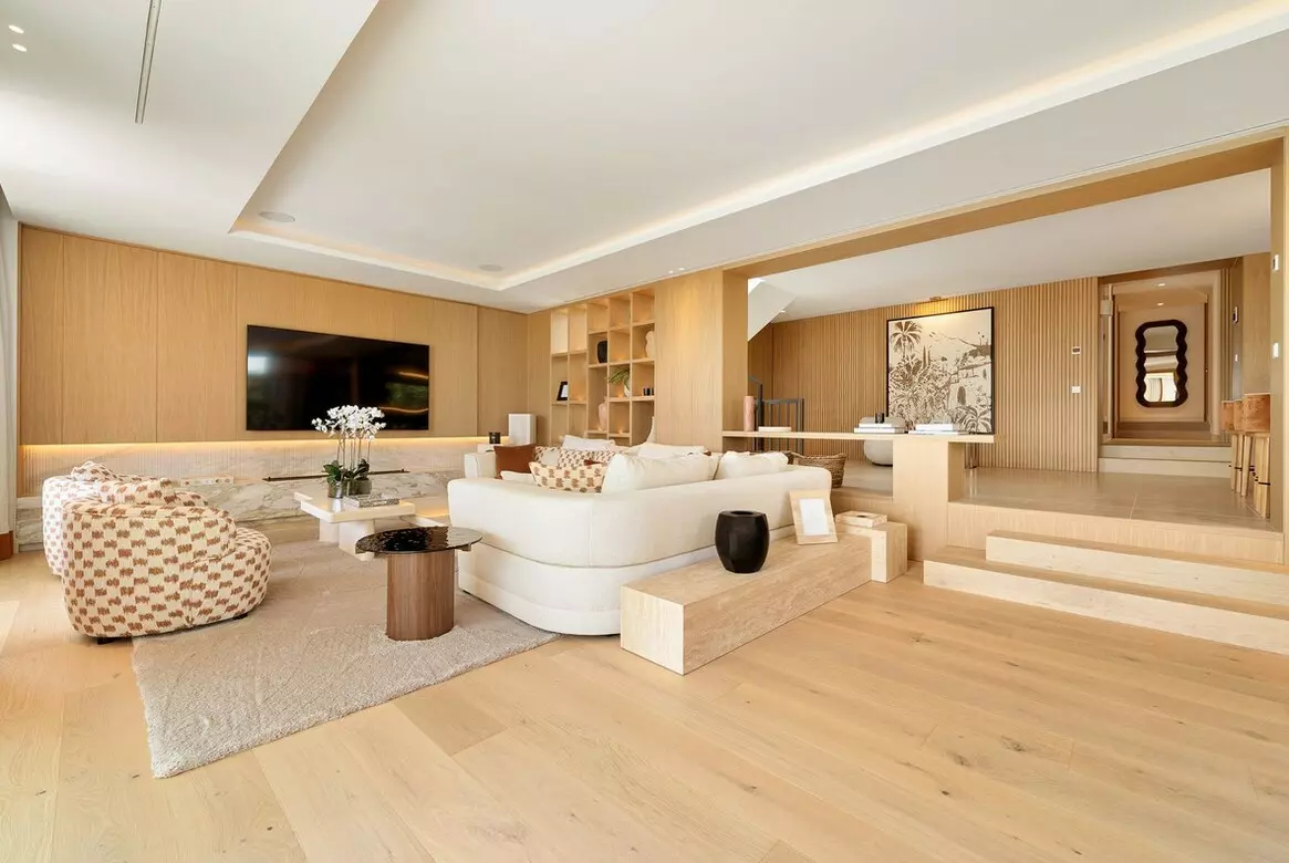 5-bedroom Villa In Marbella, Spain (421 M²)