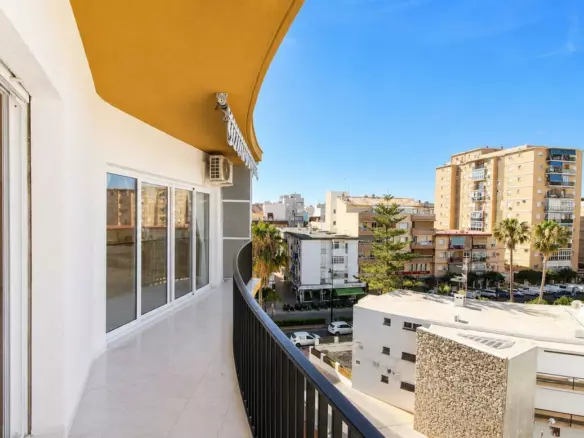 3-bedroom Apartment In Fuengirola, Spain (122 M²)