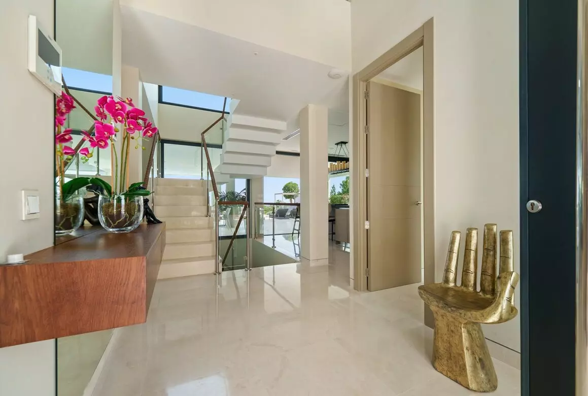 5-bedroom Villa In Marbella, Spain (473 M²)