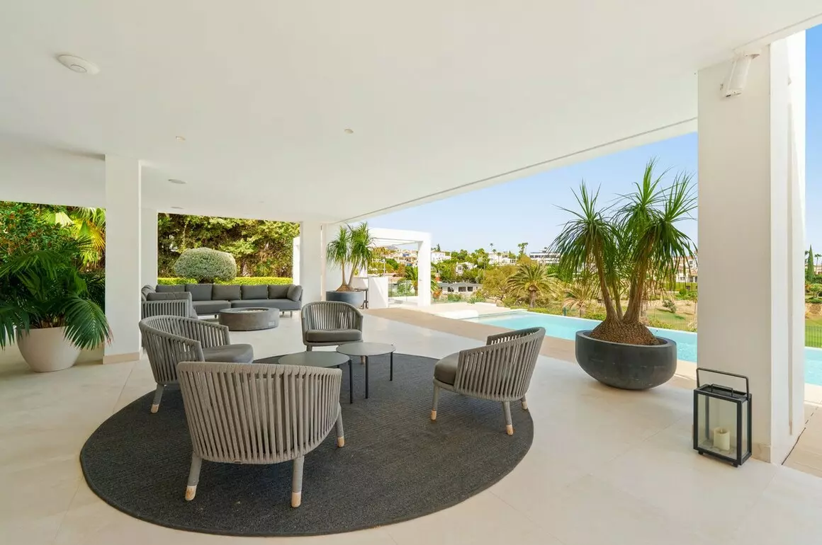 5-bedroom Villa In Marbella, Spain (473 M²)