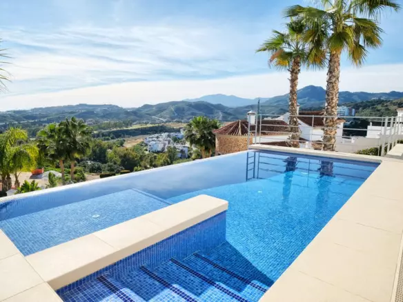4-bedroom Villa In Benahavis, Spain (289 M²)