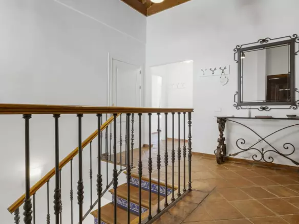5-bedroom Townhouse In Benahavis, Spain (333 M²)