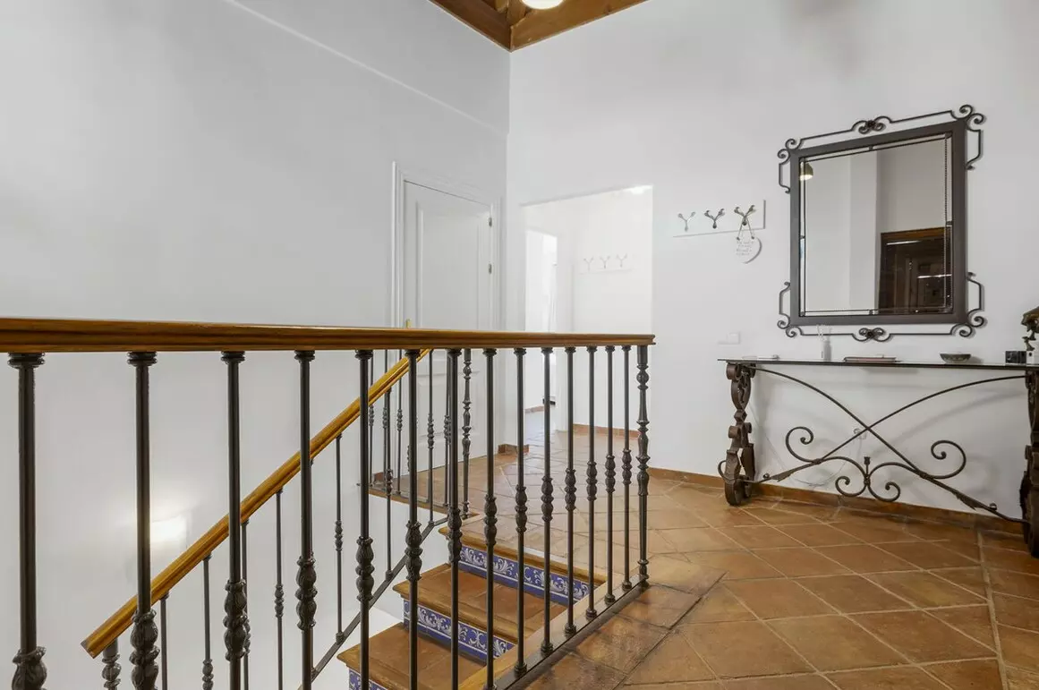 5-bedroom Townhouse In Benahavis, Spain (333 M²)
