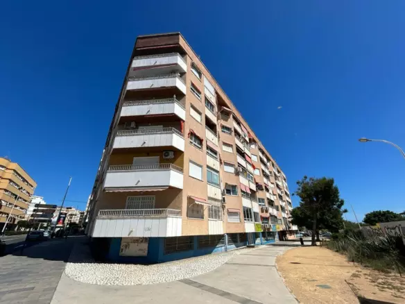 3-bedroom Apartment In Torrevieja, Spain (80 M²)