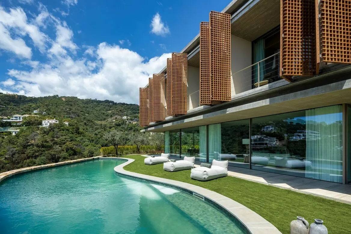7-bedroom Villa In Benahavis, Spain (1.163 M²)