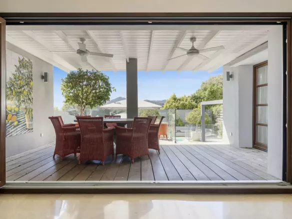 5-bedroom Townhouse In Benahavis, Spain (333 M²)