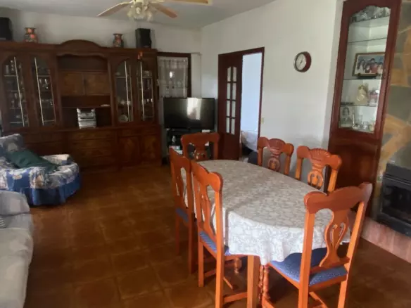 5-bedroom Villa In Estepona, Spain (139 M²)