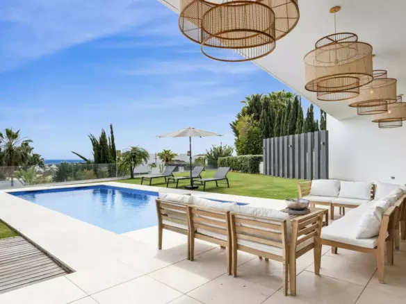 5-bedroom Villa In Benahavis, Spain (744 M²)