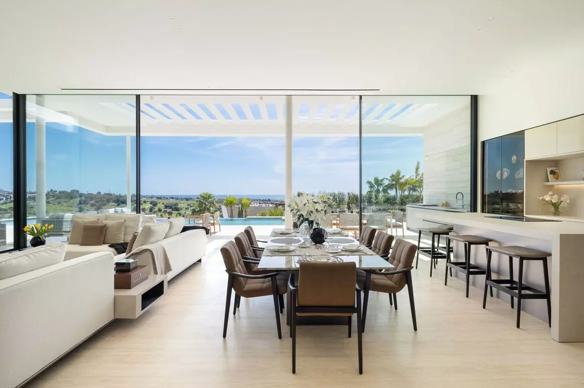 6-bedroom Villa In Benahavis, Spain (716 M²)
