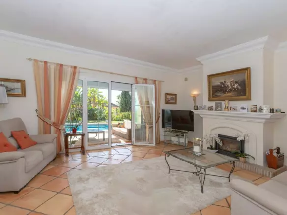 5-bedroom Villa In Elviria, Spain (298 M²)