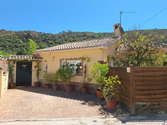2-bedroom Villa In Benahavis, Spain (94 M²)