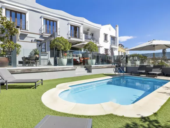 5-bedroom Townhouse In Benahavis, Spain (333 M²)