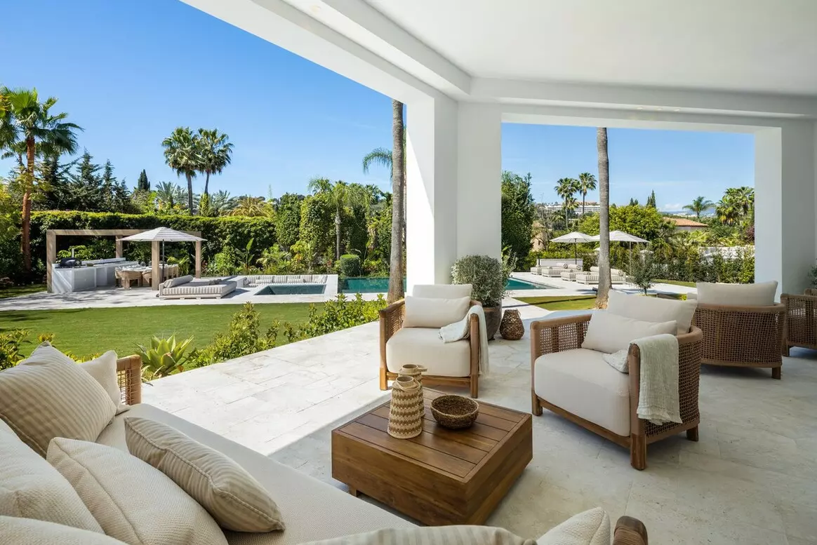 5-bedroom Villa In Marbella, Spain (722 M²)